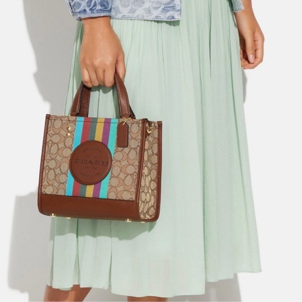 Coach crossbody - Picture 1 of 16